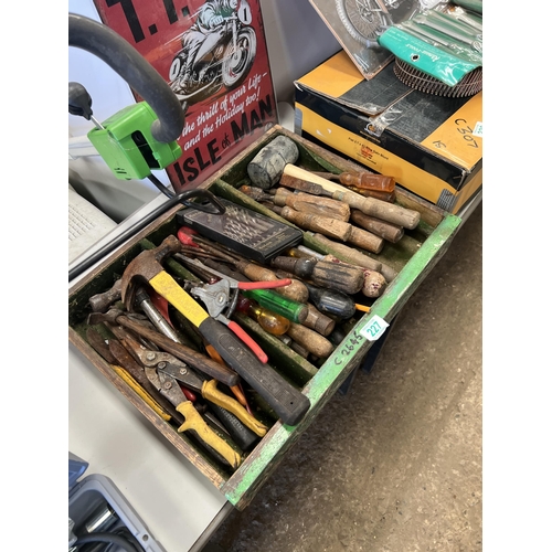 227 - Large quantity of hand tools