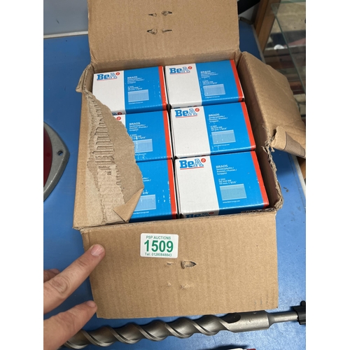 1509 - 12 x boxes , 40mm nails BEA