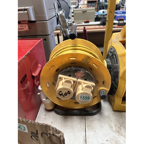 1559 - 110v extension reel