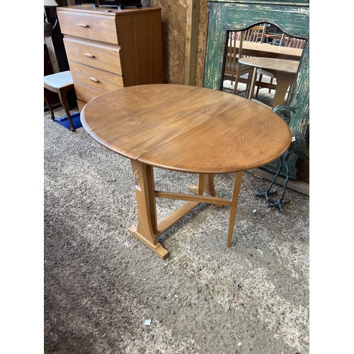 413 - Ercol table