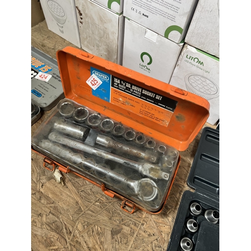 425 - socket set in tin