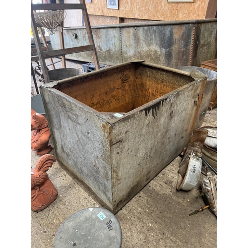 1433 - large galvanised water tank 37” x 27” x 28”