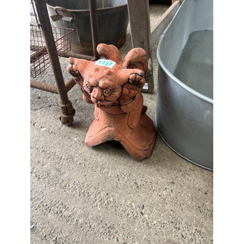 1437 - concrete ridge tile gargoyle