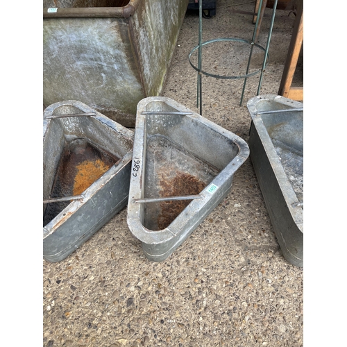 1453 - Heavy galvanised corner trough 28” x 22” x 22” x 11”