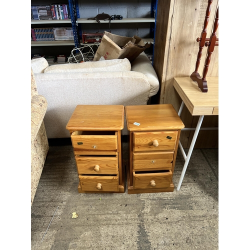 1768 - pair pine bedsides missing knobs