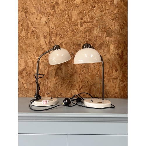 223 - 2 x table lamps