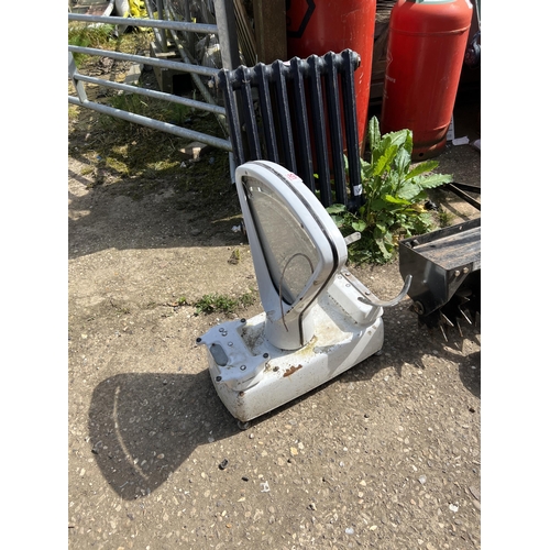 531 - vintage Avery shop scales , broken glass