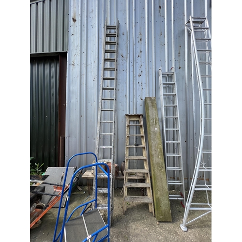 540 - double aluminium ladder approx 14ft sections