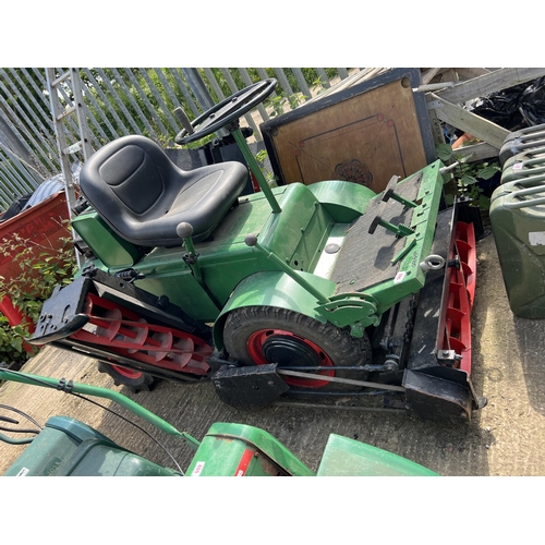 560 - Ransomes ride on mower SAS