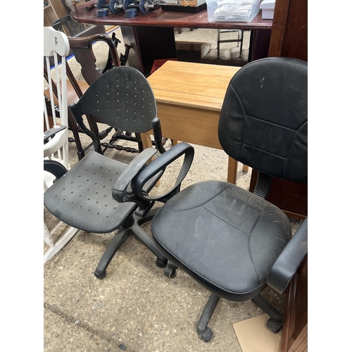 241 - 2 x office chairs