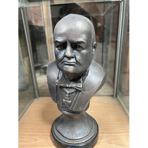 25 - bust of Winston Churchill h106