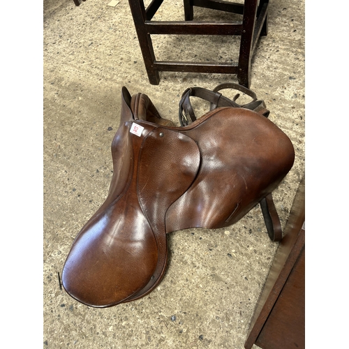 52 - Horse saddle plus tack