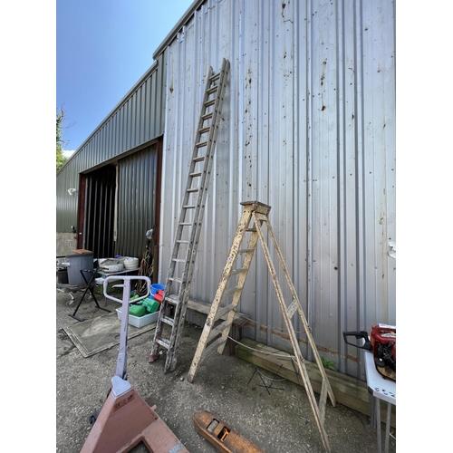 547 - Aluminium ladders