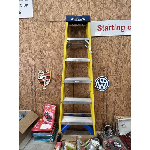 16 - WERNER ELECTRICIAN LADDER