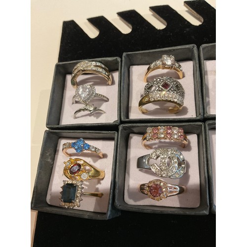 154 - 29 x costume / plated rings , tie clip , pair plated earrings , brooch