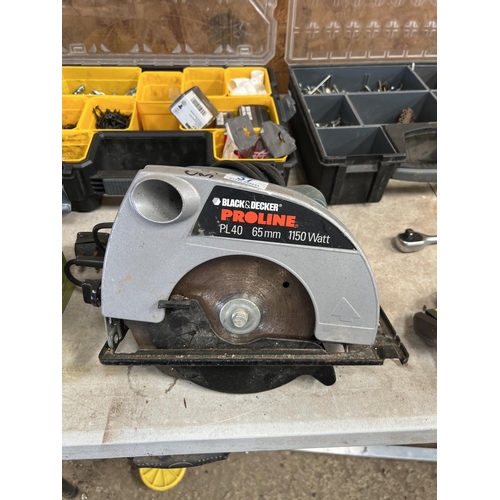 37 - black and decker electric saw