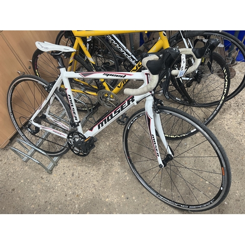 824 - Moser speed adults road bike , clean / tidy ready to ride