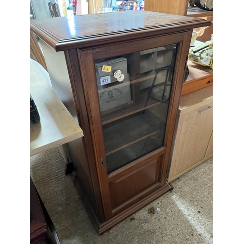 431 - glazed cabinet