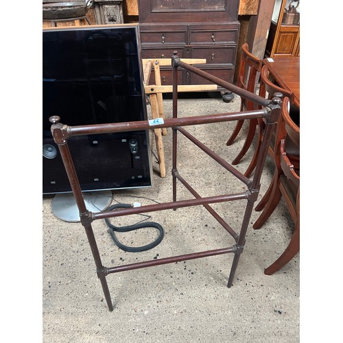 22 - Antique freestanding clothes rail