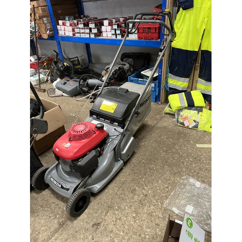 406 - 1998 HONDA HRB425C QXE petrol mower , runs no rear roller drive , broken clutch cable no 48