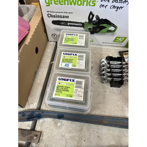 45 - 3 x tubs x500 decking screws 8x 1 1/2