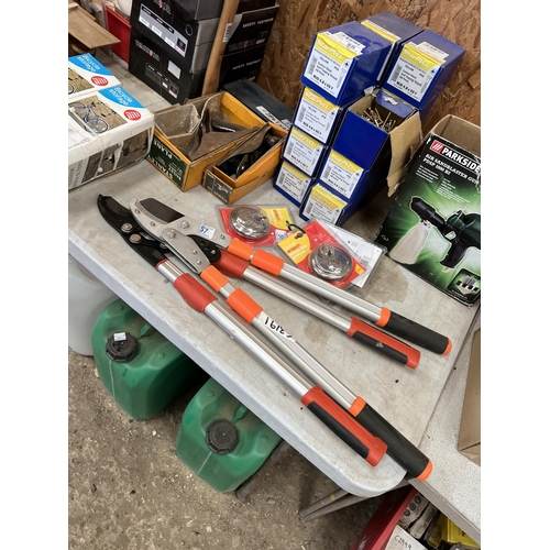 57 - 2 x telescopic tree pruners