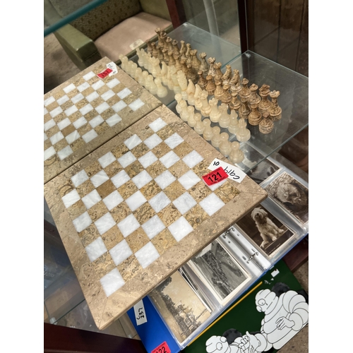 121 - chess set