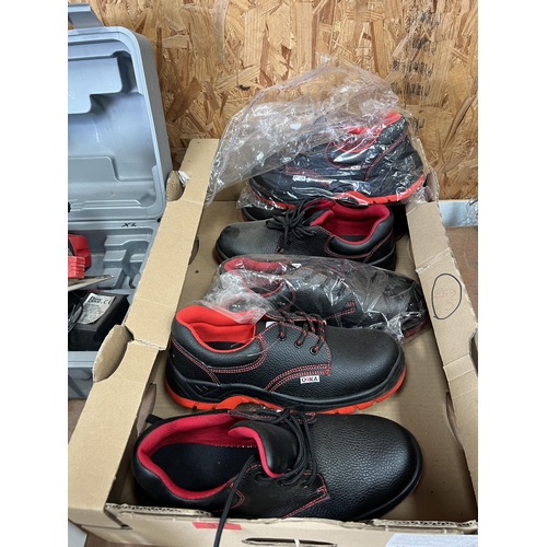 32 - tray safety shoes