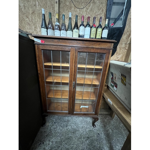 37 - vintage display cabinet a/f , ( broken leg )