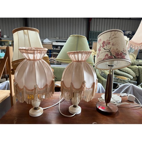 17 - Qty table lamps