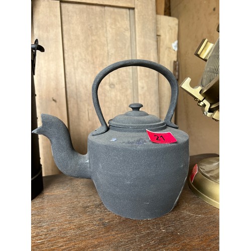 21 - cast iron kettle h