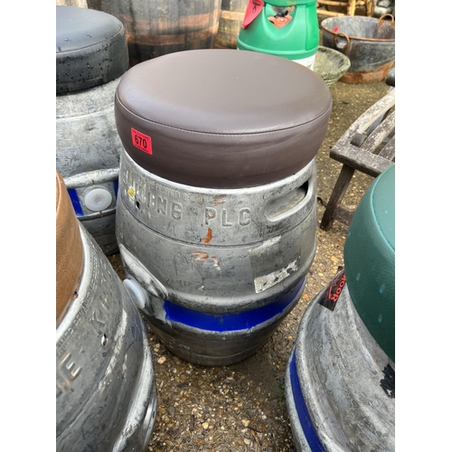 670 - metal beer barrel stool