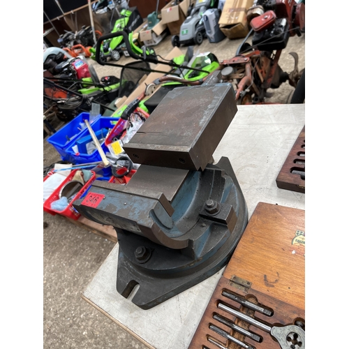 346 - swivel base , bench vice