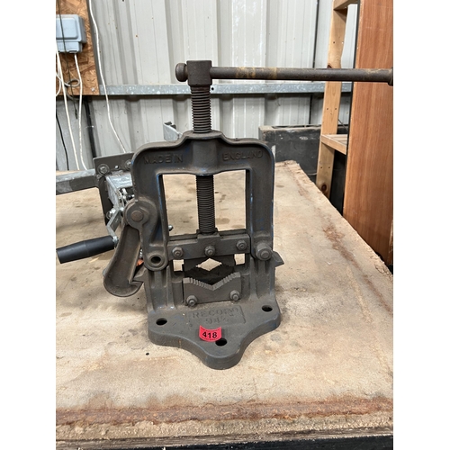 418 - Record 94 1/2 pipe vice