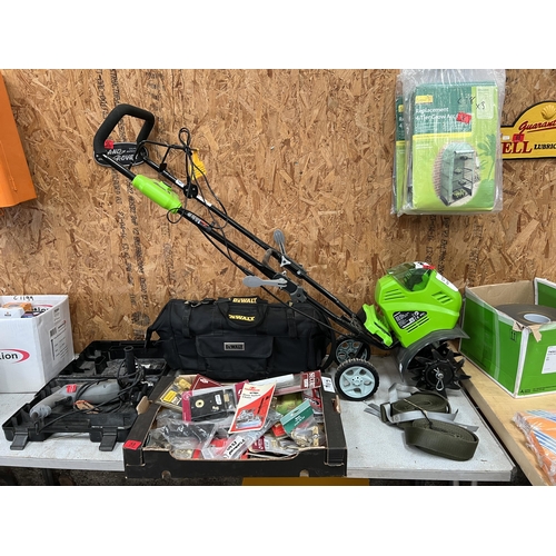 61 - Greenworks 40v cordless cultivator with battery & charger