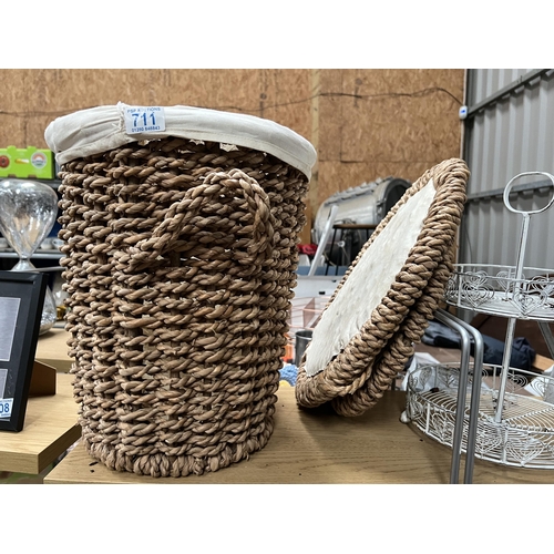 711 - woven linen basket