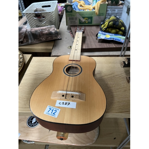 712 - Blue moon ukulele