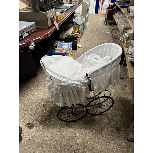 719 - vintage style child’s dolls pram