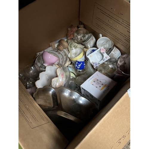 744 - box mixed China