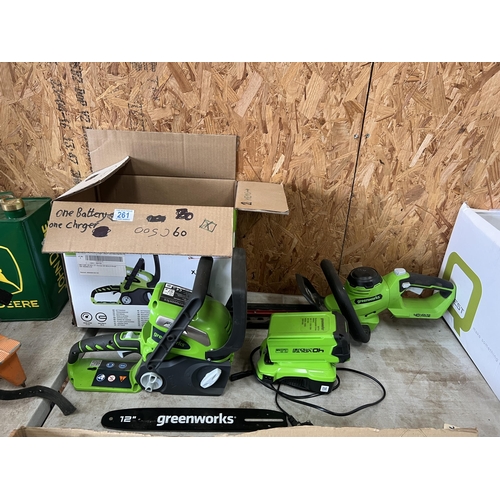 261 - Greenworks cordless 40v chainsaw with chainsaw & battery...