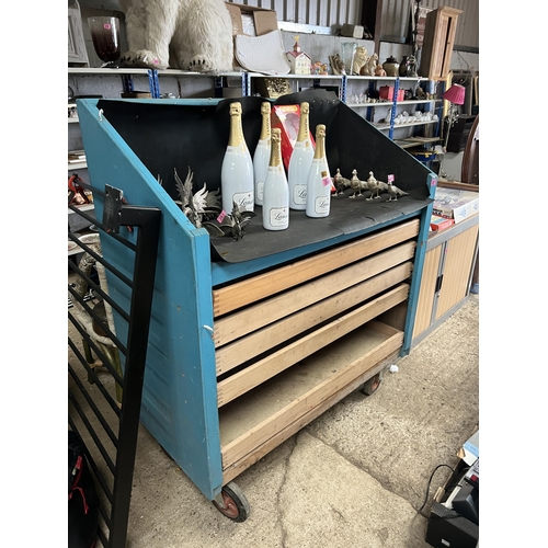 387 - work bench with pull out draws on wheels