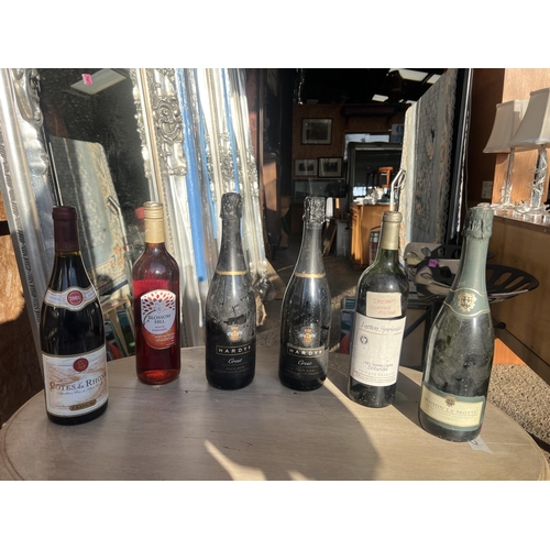 42 - 6 x bottles mixed wine