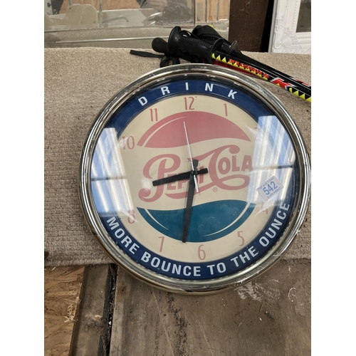 542 - vintage PEPSI wall clock