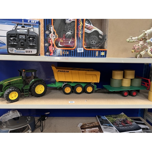 582 - John Deere & trailers