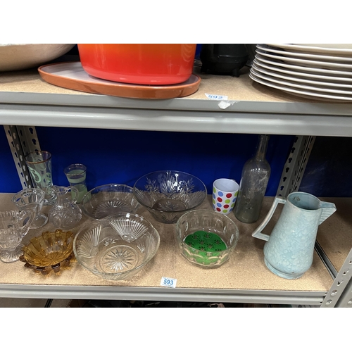 593 - shelf mixed glass items bowls etc..