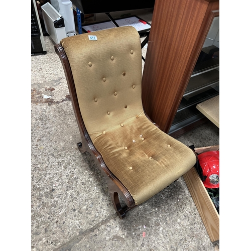 611 - nursing chair