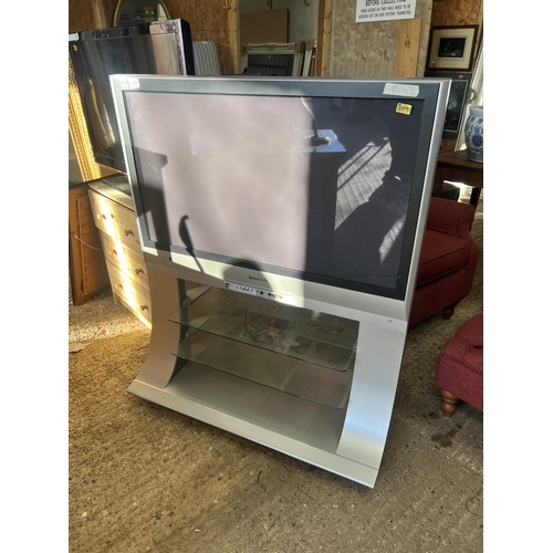 690 - Panasonic TV on stand model TH 42PX60B