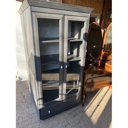 705 - painted grey display unit