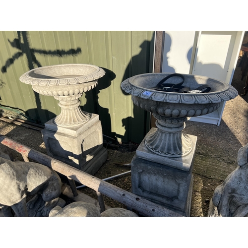 741 - pair large concrete urns