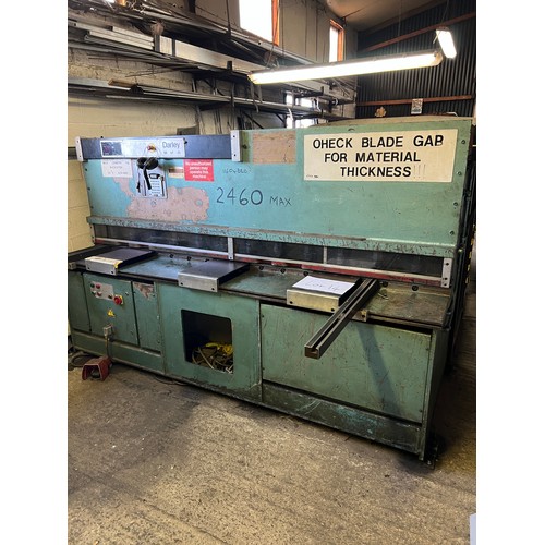 14 - Sheet metal Guillotine...